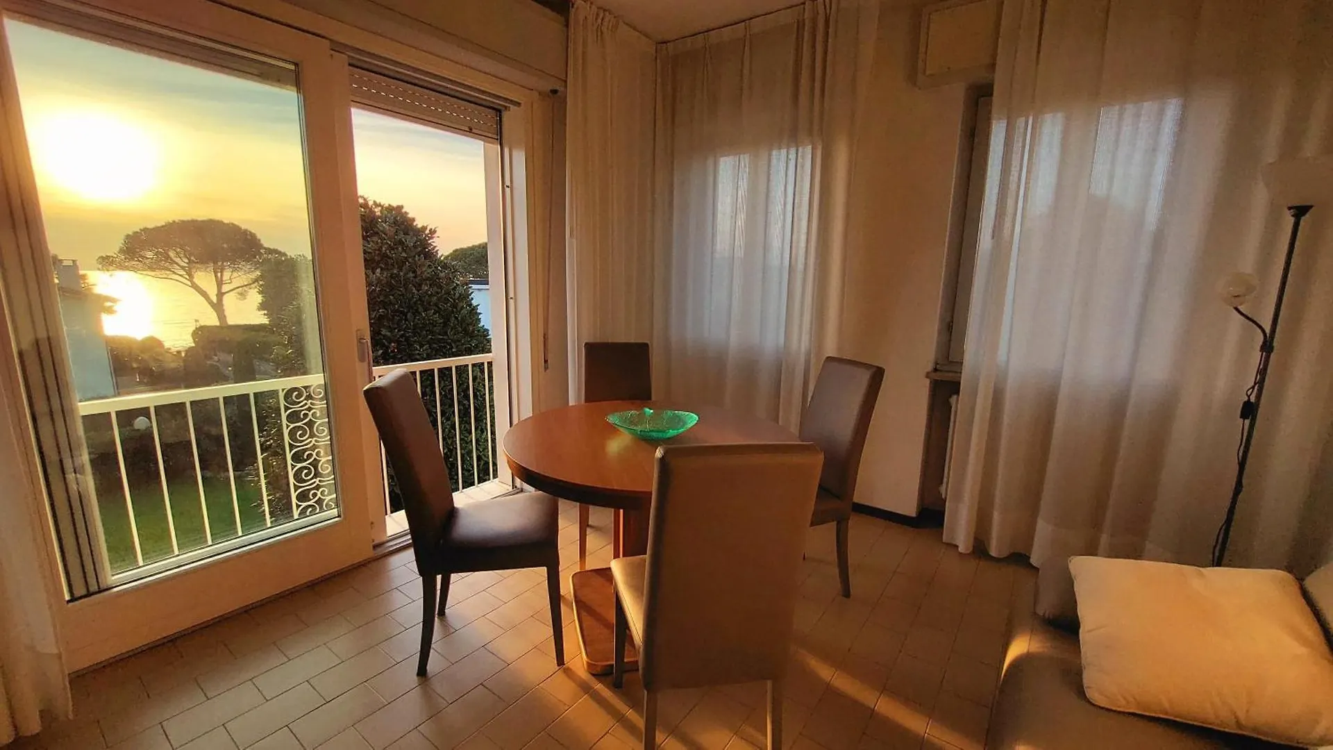 Betulla Lake View Apartment Lazise 0*,