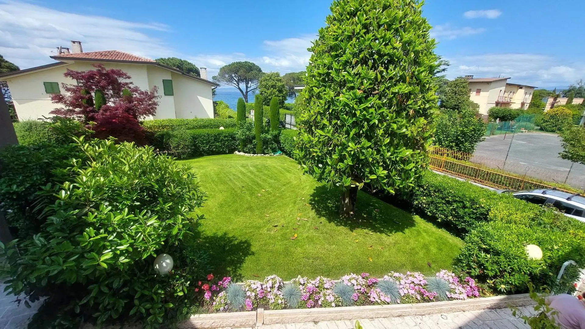 Betulla Lake View Apartment Lazise Italien