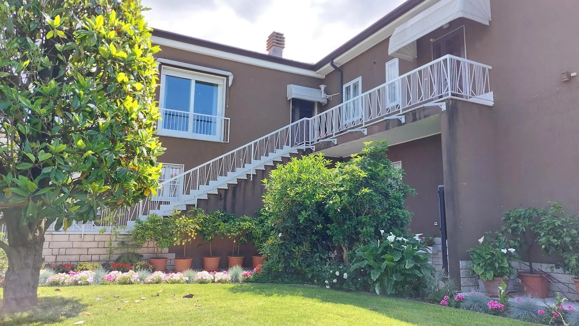 Betulla Lake View Apartment Lazise 0*,  Italien